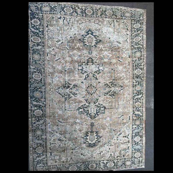 Antique Heriz - Image 1
